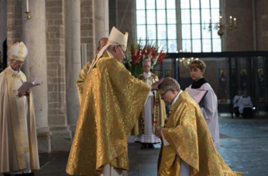 Consagración del nuevo Arzobispo de Utrecht